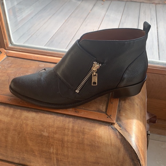 Rebecca Minkoff Saachi Black Leather Ankle Booties   6.5 - Picture 2 of 8